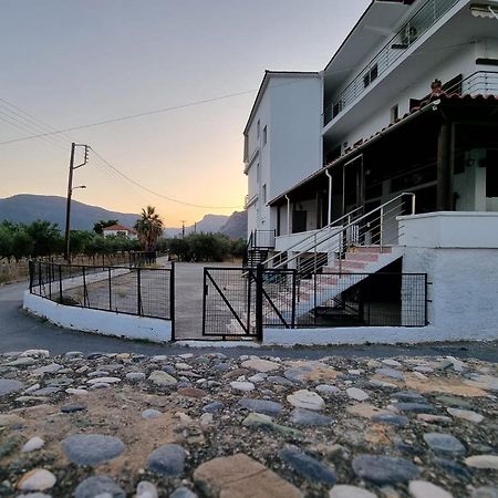 Thassa Beach Apartment No1 Leonídion Exterior photo