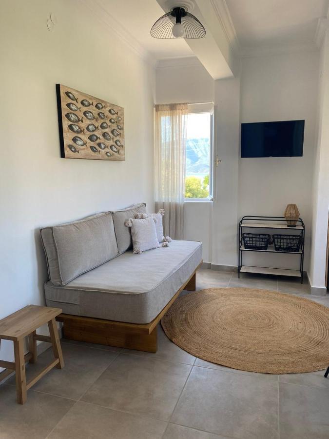 Thassa Beach Apartment No1 Leonídion Exterior photo